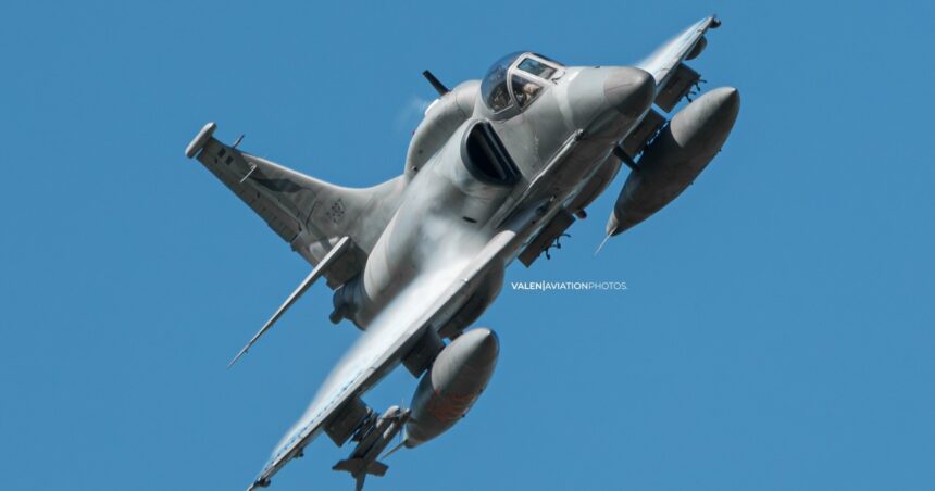 la-fuerza-aerea-dio-de-baja-los-a-4ar-y-ahora-depende-por-completo-de-que-empiecen-a-volar-los-aviones-de-combate-f-16