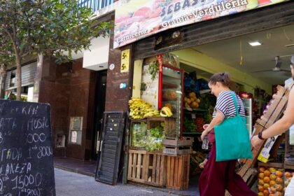 canasta-basica:-una-familia-necesito-mas-de-1469.768-pesos-en-abril-para-no-ser-pobre