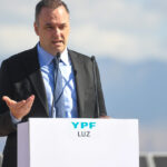 manuel-adorni,-el-elegido-de-milei-para-inaugurar-el-primer-proyecto-rigi:-un-parque-solar-de-ypf-en-mendoza