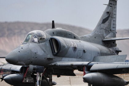 la-fuerza-aerea-dio-de-baja-los-a-4ar-y-ahora-depende-por-completo-de-que-empiecen-a-volar-los-aviones-de-combate-f-16