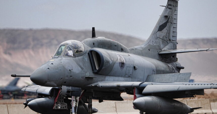 la-fuerza-aerea-dio-de-baja-los-a-4ar-y-ahora-depende-por-completo-de-que-empiecen-a-volar-los-aviones-de-combate-f-16