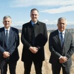 bajo-la-sombra-de-sus-causas-judiciales,-manuel-adorni-retomo-la-agenda-en-mendoza-con-la-inauguracion-del-complejo-solar-“el-quemado”,-primer-proyecto-concretado-bajo-el-rigi
