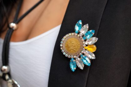 emprendedores-misioneros-transformaron-la-escarapela-en-moda,-arte-e-identidad-argentina:-conoce-la-variedad-de-modelos-y-precios