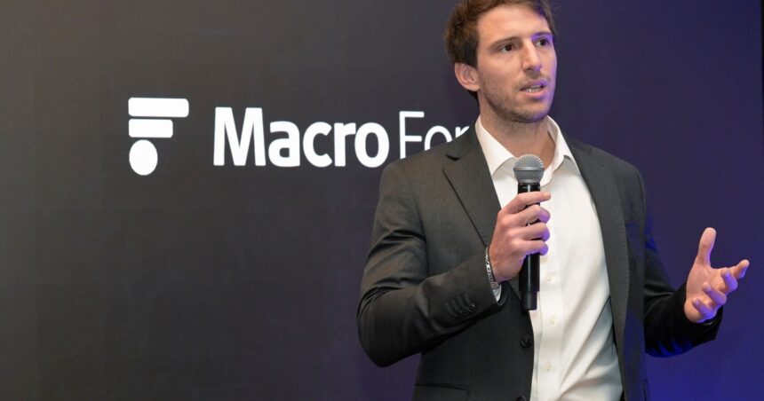 el-“puente”-para-invertir-afuera:-banco-macro-lanza-el-primer-fondo-bancario-para-apostar-por-activos-globales-desde-argentina