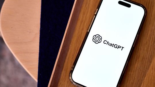 openai-analiza-demandar-a-apple-por-incumplimientos-en-acuerdo-de-ia