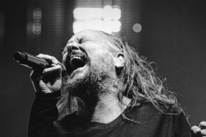 furia-intacta-y-catarsis-colectiva:-korn-transformo-su-regreso-a-la-argentina-en-una-caldera