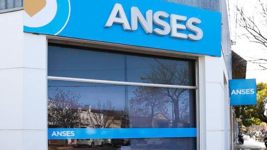 calendario-anses:-quienes-cobran-sus-haberes-este-viernes-15-de-mayo