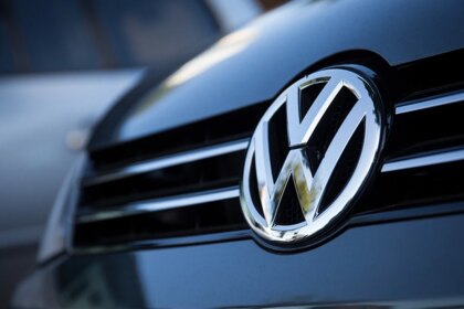 fraude-ambiental:-multa-millonaria-a-volkswagen-en-brasil-por-ocultar-emisiones-toxicas-en-17-mil-camionetas-amarok