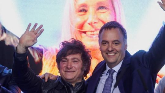 javier-milei-recibio-a-manuel-adorni-en-olivos-para-analizar-las-leyes-que-el-gobierno-enviara-al-congreso