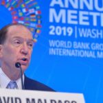 un-exfuncionario-de-trump-y-un-economista-argentino-insistieron-con-la-dolarizacion:-“argentina-se-esta-hundiendo”
