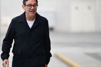 bonos-britanicos-se-desploman-por-potencial-salida-de-keir-starmer