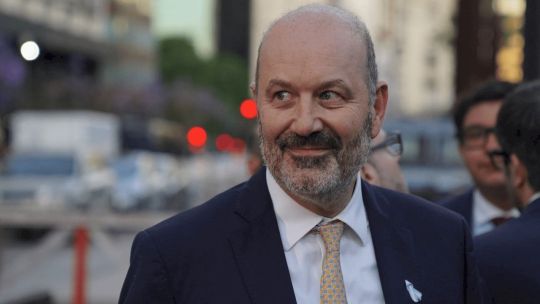 sturzenegger-respaldo-a-adorni-y-celebro-la-baja-de-la-inflacion:-“se-resolvio-un-problema-estructural”