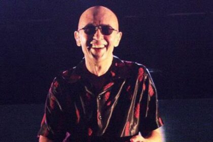 el-indio-solari-fue-galardonado-con-el-doctorado-honoris-causa-de-la-uba:-“la-poesia-puede-vivir-en-un-recital-de-50.000-personas”