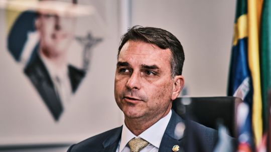encuesta:-el-escandalo-por-una-millonaria-financiacion-ilegal-golpea-la-candidatura-de-flavio-bolsonaro