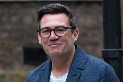 en-royaume-uni,-el-va-todo-dandy-burnham,-en-la-pole-position-para-desafiar-a-keir-starmer