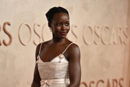 elon-musk-ataca-a-christopher-nolan-para-confiarle-el-papel-de-helene-en-la-actriz-lupita-nyongo-en-la-pelicula-lodyssee