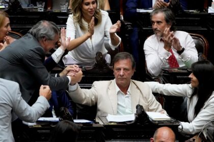 mocion-de-censura-a-adorni,-los-insultos-a-empresarios-y-la-interna-de-lla:-las-duras-criticas-de-un-exaliado-de-milei-a-la-gestion-libertaria