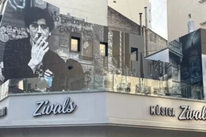 zivals-celebra-sus-55-anos-con-un-mural-monumental-de-martin-ron-dedicado-a-charly-garcia