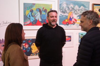 historias-humanas-y-arte-emergente-en-la-vibrante-+feria-de-santa-fe