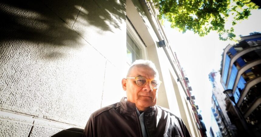 horacio-castellanos-moya:-“no-hay-un-modelo-bukele,-es-el-modelo-de-la-dictadura”