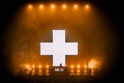 martin-garrix-desato-una-tormenta-de-beats,-fuego-y-euforia-en-el-movistar-arena