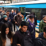 el-gobierno-aumento-las-tarifas-de-colectivos-y-trenes:-cuanto-cuesta-el-boleto-minimo-en-el-amba-desde-este-lunes