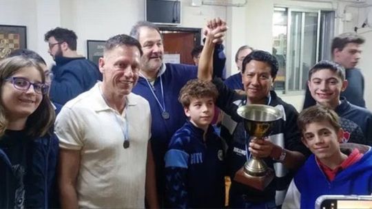 peter-thiel-sorprendio-al-competir-en-un-torneo-barrial-de-ajedrez-del-abasto,-donde-obtuvo-el-tercer-puesto