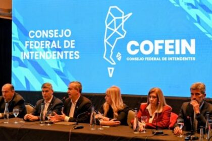 ante-la-crisis-economica,-la-liga-de-intendentes-activa-un-plan-de-gestion-en-red-y-esquiva-el-debate-electoral