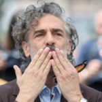leonardo-sbaraglia-becomes-pedro-almodovar’s-on-screen-alter-ego
