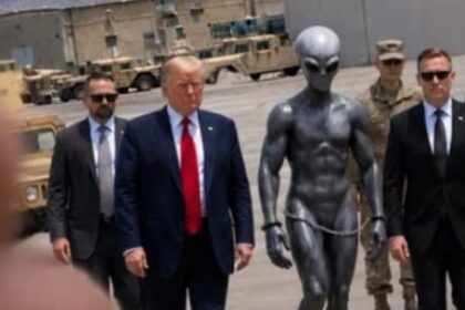trump-y-la-imagen-del-“alienigena-esposado”-que-desato-polemica-y-teorias-en-redes-sociales