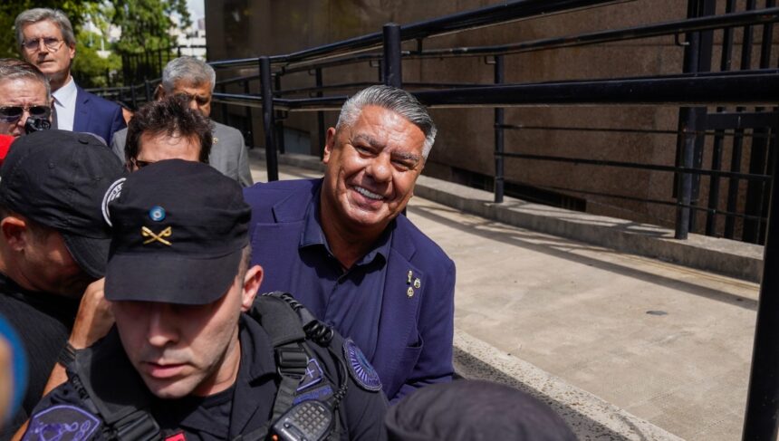 la-justicia-autorizo-a-chiqui-tapia-a-viajar-al-mundial-y-a-la-final-de-la-champions:-debe-depositar-$30-millones-como-garantia