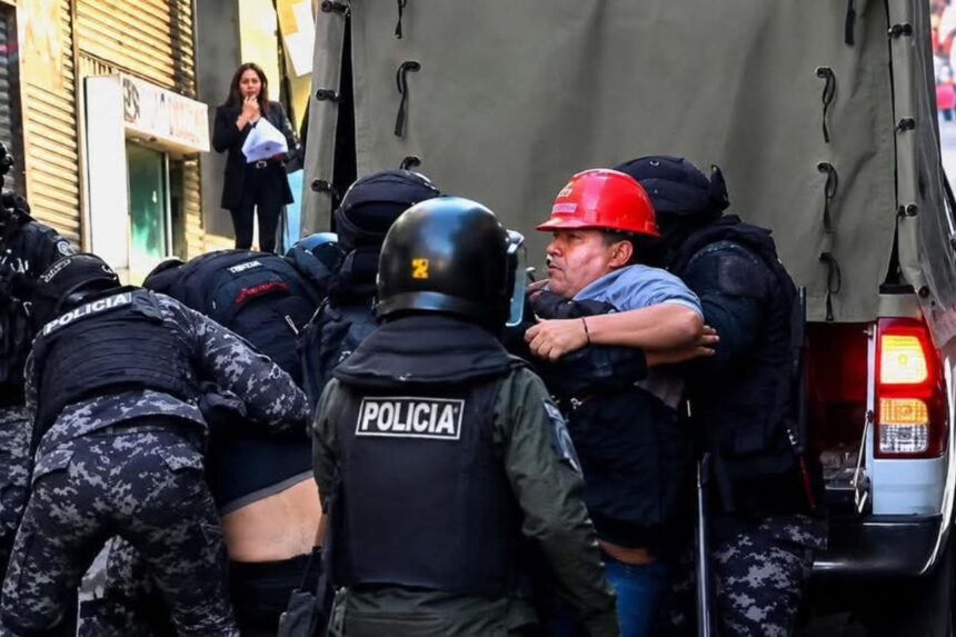 us-accuses-protesters-in-bolivia-of-destabilizing-government-of-rodrigo-paz