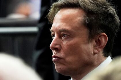 musk-perdio-la-batalla-judicial-contra-sam-altman-y-openai:-desestimaron-su-demanda-por-prescripcion