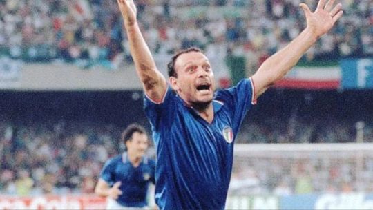toto-schillaci-en-italia-90:-el-goleador-inesperado-que-cambio-la-historia-del-futbol-mundial