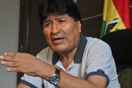 evo-morales-acuso-a-javier-milei-de-enviar-aviones-y-material-antidisturbios-contra-las-protestas-en-bolivia:-“la-derecha-se-ayuda-para-reprimir”