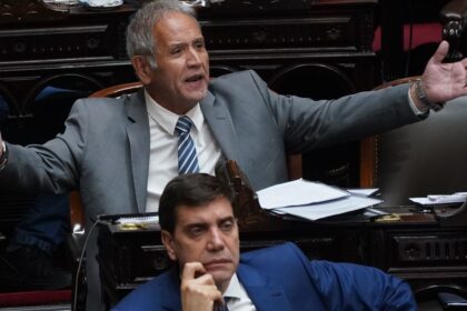 paritarias-2026:-la-bancaria-logro-un-nuevo-aumento-y-el-salario-inicial-supera-los-2,3-millones-de-pesos