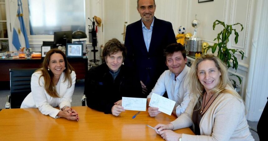 la-interna-libertaria-entre-karina-milei,-los-menem-y-santiago-caputo-suma-denuncias-por-afiliaciones-partidarias