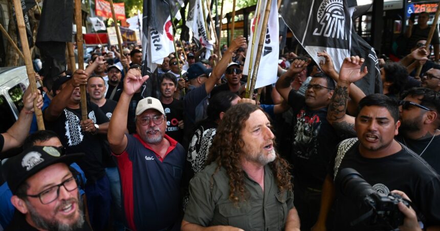 por-un-embargo-judicial,-los-trabajadores-de-fate-empezaron-a-cobrar-los-sueldos-adeudados