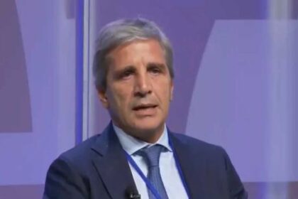 luis-caputo-recibio-a-las-autoridades-de-la-uia,-que-solicitaron-suspender-las-ejecuciones-fiscales-y-reducir-las-contribuciones-patronales