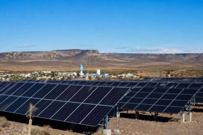 mendoza-inaugura-el-parque-solar-mas-grande-del-pais:-abastecera-a-mas-de-233.000-hogares