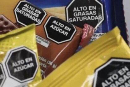 adios-a-los-octogonos:-el-gobierno-quiere-“liberar”-los-envases-y-devolver-los-dibujitos-a-la-comida-chatarra