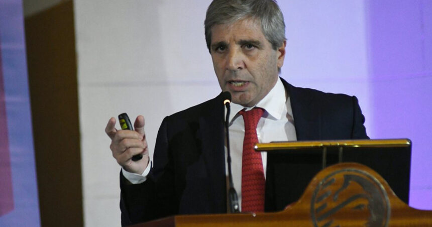¿se-agota-la-“motosierra”?-el-gobierno-cree-que-no-hay-margen-para-ajustar-mas-el-gasto-y-busca-sumar-recaudacion