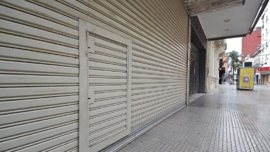 los-escaparates-vacios-aumentan-en-buenos-aires-a-medida-que-se-profundiza-la-crisis-minorista