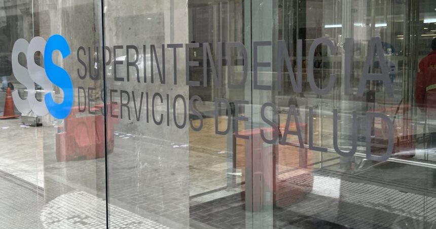 kicillof-afirmo-que-casi-800-mil-personas-perdieron-su-obra-social-con-milei-y-el-gobierno-salio-a-cruzarlo:-dijo-que-hay-370-mil-personas-mas-con-prepaga