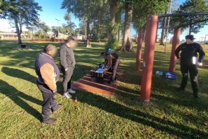 obera-|-tras-el-aviso-de-vecinos,-arrestaron-a-un-hombre-que-estaba-consumiendo-marihuana-en-una-plaza-infantil 