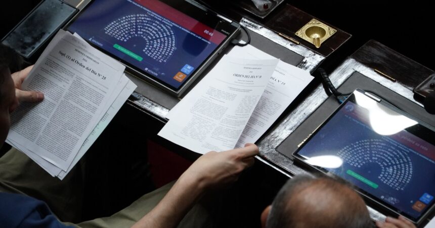 de-azotes-a-la-matricula-para-las-palomas-mensajeras:-que-es-la-ley-hojarasca-que-aprobo-diputados-y-que-leyes-insolitas-busca-eliminar