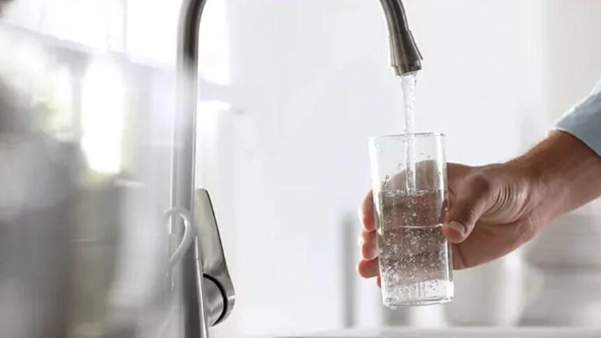 el-peligro-de-los-purificadores-de-agua-ilegales:-riesgos-de-consumir-agua-sin-control-de-anmat