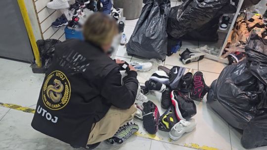 golpe-al-contrabando:-secuestraron-5.000-pares-de-zapatillas-truchas-y-$240-millones-en-mercaderia-ilegal