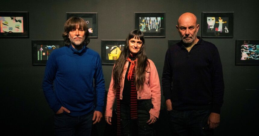 lo-nuevo-de-mondongo-en-arthaus:-mas-de-100-collages,-musica-y-una-muneca-bruja,-en-alianza-con-sergio-bizzio