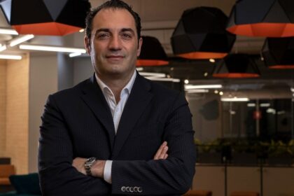 stellantis-invierte-60.000-millones-de-euros-a-nivel-mundial-y-lanza-60-nuevos-vehiculos,-incluida-una-“ofensiva-de-pick-ups”-en-argentina-y-brasil